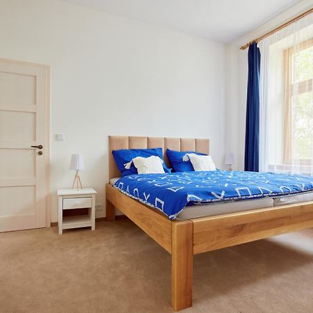 Elysium Apartment Kolin Bagian luar foto